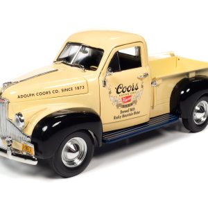 AUTO WORLD 1947 STUDEBAKER PICK-UP TRUCK COORS PILSNER 1:24 SCALE DIECAST