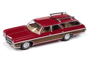 Auto World 1970 Chevy Kingswood (Cranberry Red) 1:64 Diecast