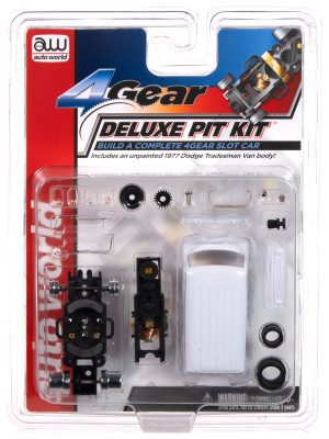 Auto World 4 Gear Deluxe Pit Kit (1977 Dodge Tradesman Van Body) HO Scale Slot Car